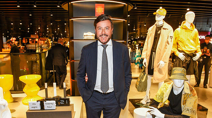Da lachte er noch: René Benko beim Grand Opening bei Oberpollinger in München am 11. Mai 2022.