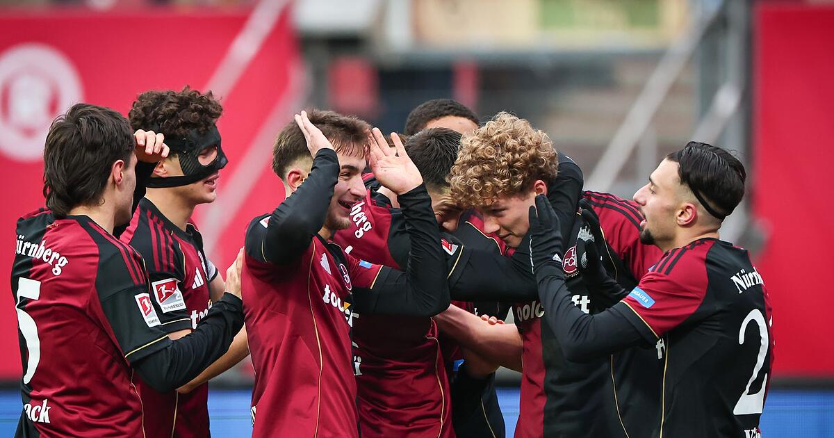 Klose-fliegt-Youngster-Scobel-l-sst-N-rnberg-jubeln