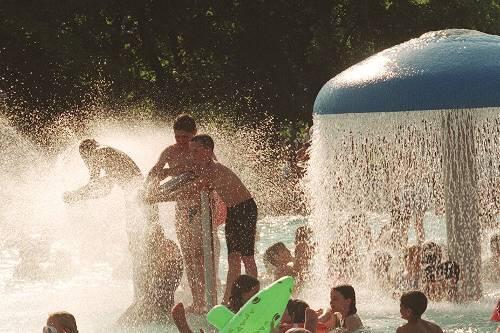 Auch im Michaelibad passierte ein Badeunfall: Ein 23-Jähriger musste wieder belebt werden.