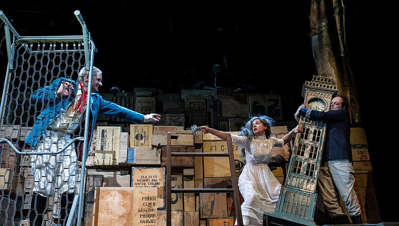 „Die Dreigroschenoper“ von Brecht und Weill im Residenztheater. „Die Dreigroschenoper“ von Brecht und Weill im Residenztheater.