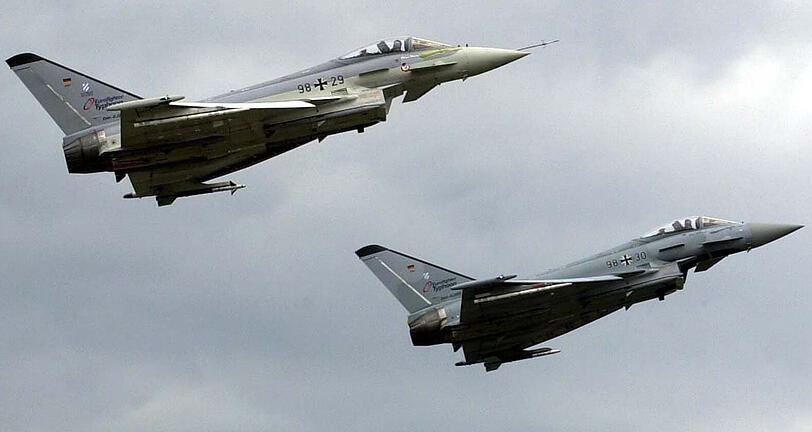 Fehlender Funkkontakt zu einer ägyptischen Passagiermaschine über Süddeutschland, hat den routinemäßigen Einsatz der Luftwaffe ausgelöst. (Symbolbild)