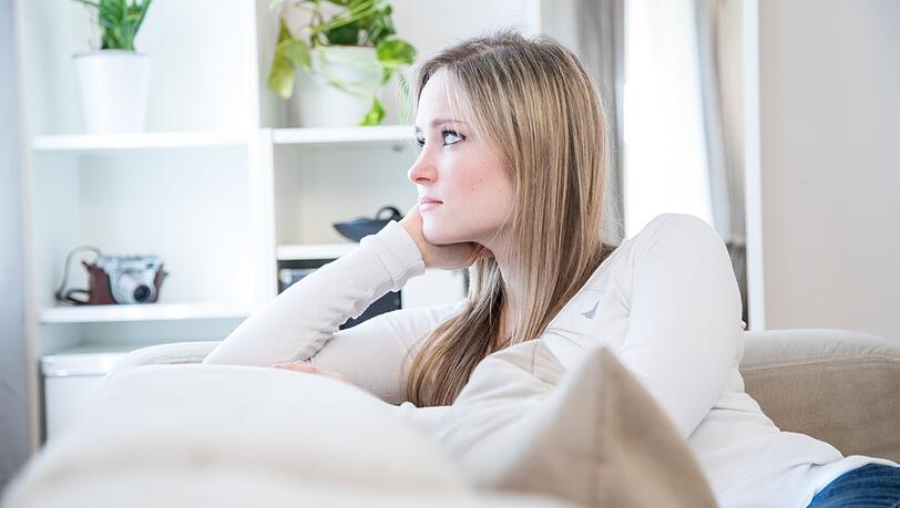 Der Job - gerade auch jetzt in schweren Corona-Zeiten - beschäftigt viele über die Arbeitszeit und das gesunde Maß hinaus. (Symbolbild) Der Job - gerade auch jetzt in schweren Corona-Zeiten - beschäftigt viele über die Arbeitszeit und das gesunde Maß hinaus. (Symbolbild)