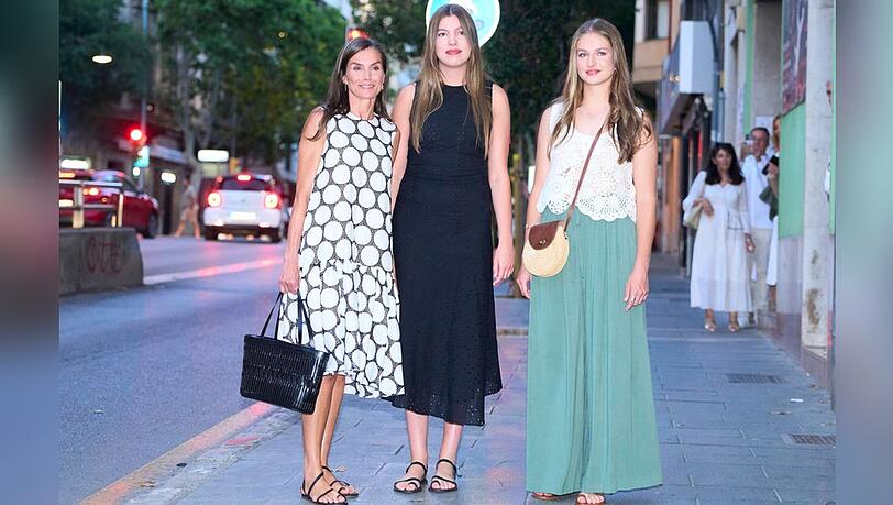 Königin Letizia, Infantin Sofía und Prinzessin Leonor (v.l.) in Palma.