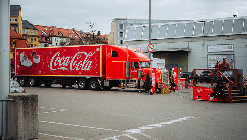 An diesem Tag feiern die Helferinnen und Helfer ein Fest vor den Feiertagen  &ndash; inklusive Weihnachts- und Foodtruck.