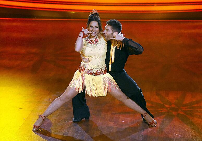 Die Komikerin Enissa Amani und ihr Tanzpartner Christian Polanc.