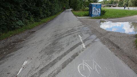 Der Radunfall ereignetet sich am Isarradweg zwischen der Reichenbachbrücke und der Wittelsbacher Brücke.
