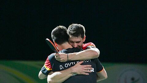 Dimitrij Ovtcharov und Patrick Franziska haben bei der Tischtennis-WM in Südafrika das Endspiel im Doppel verpasst.