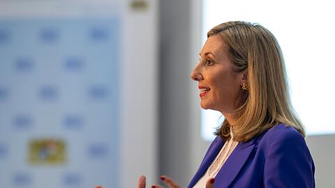 Bayerns Kultusministerin lehnt eine "Migrationsquote" entschieden ab. (Archivbild)