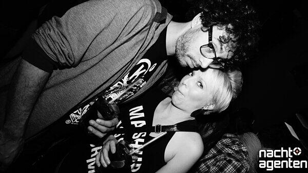Live & Direct - HipHop meets Live Music! im Crux (Samstag 26.11.2011). Noch mehr Fotos sehen sie unter: www.nachtagenten.de.