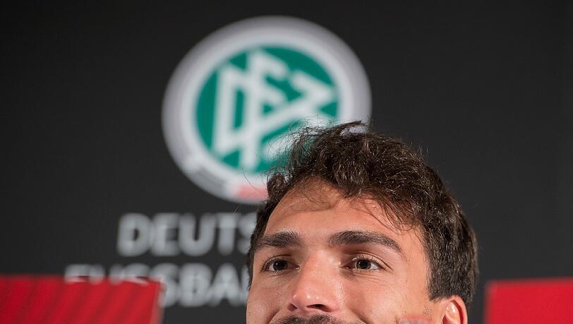 Nach seiner Kritik an Mitspielern wurde BVB-Kapitän Mats Hummels selbst kritisiert. Nach seiner Kritik an Mitspielern wurde BVB-Kapitän Mats Hummels selbst kritisiert.