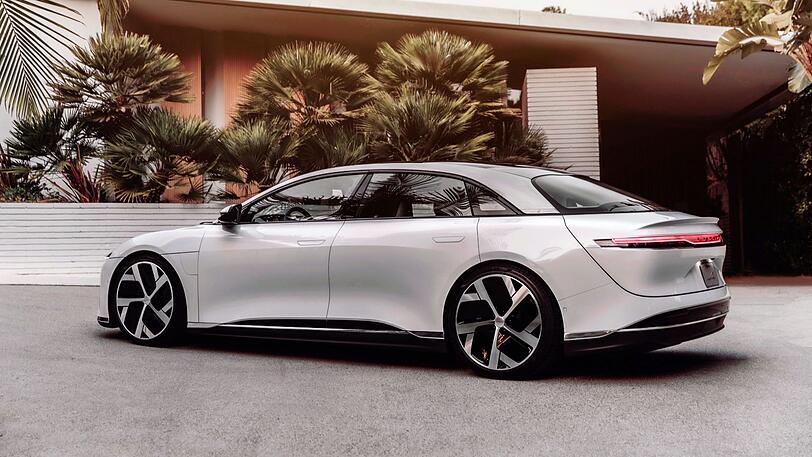 Die Elektro-Limousine der Superlative soll in Europa ab Ende 2022 ausgeliefert werden.