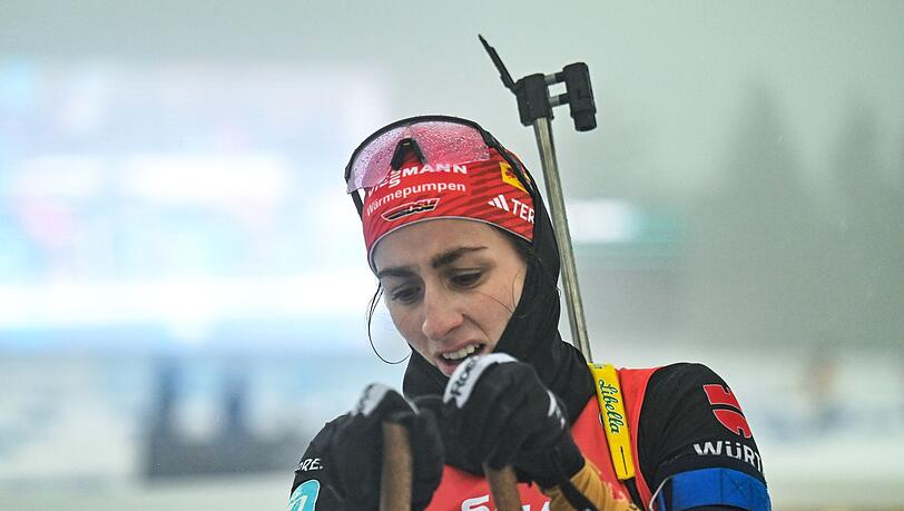 Vanessa Voigt kommt in Oberhof erschöpft ins Ziel. Vanessa Voigt kommt in Oberhof erschöpft ins Ziel.