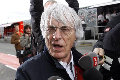 Der Formel-1-Zampano Bernie Ecclestone hält nicht viel von Demokratie &ndash; als neuen Premier schlägt er Kumpel Max Mosley vor.