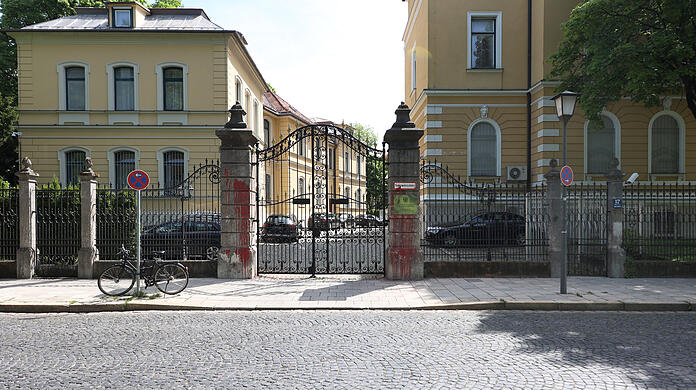 Die Russische Botschaft in München.