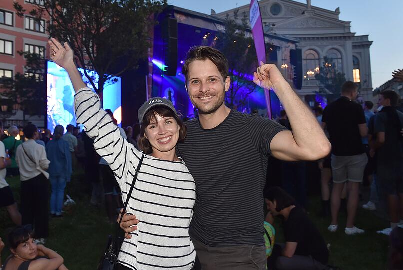 Ausgelassene Stimmung beim Schauspielerpaar Darya und Philip Birnstiel.