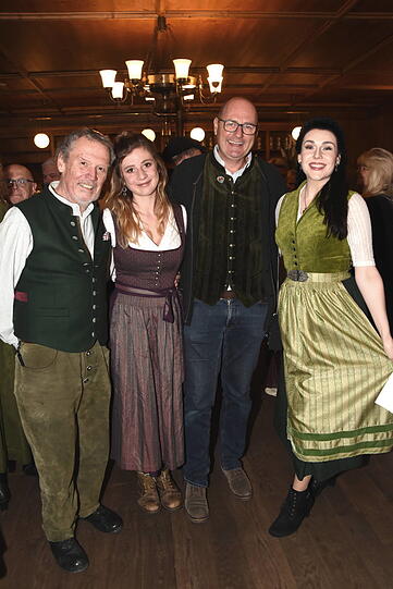 Schauspieler unter sich: (v.l.) Hansi Kraus Sophie Reiml, Bernhard Ulrich und Anita.