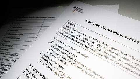 Die Zahl der in Deutschland gestellten Asylantr&auml;ge ging 2025 deutlich zur&uuml;ck. (Illustration)