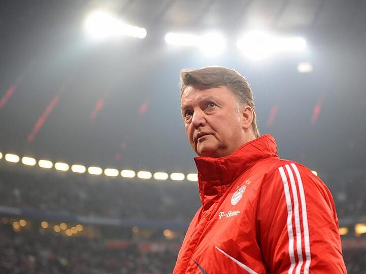 Louis van Gaal fordert von seinen Spielern vollen Einsatz. "Wir müssen die Gegner kaputt spielen", sagt er.