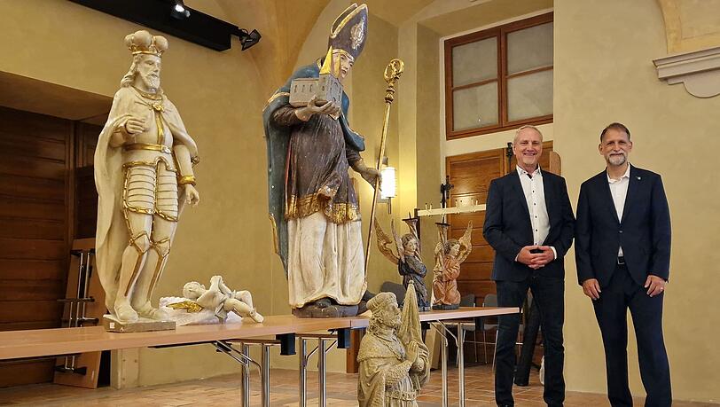 Die R&uuml;ckgabe der Skulpturen fand in Prag statt.