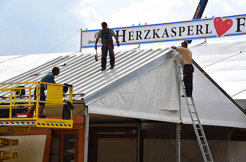 Nichtmal mehr einen Monat warten, dann ist es wieder soweit: Neue Bilder vom Wiesn-Aufbau.