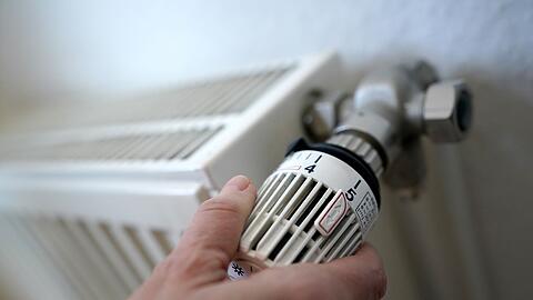 Ende März wird die Mehrwertsteuer auf Gas und Fernwärme wieder von 7 auf 19 Prozent erhöht, ab 1. April steigen also auch wieder die Heizkosten.