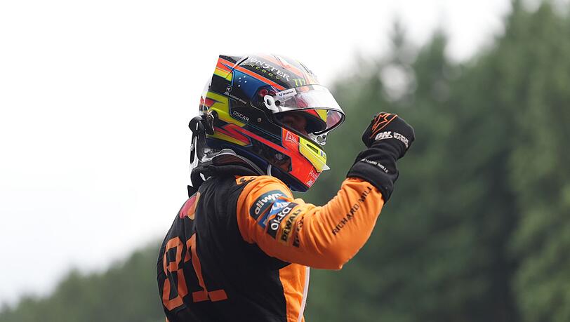 Oscar Piastri von McLaren feiert seinen Sieg.