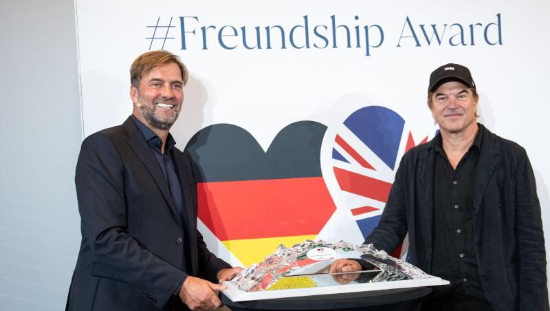 Jürgen Klopp (l) wurde von Campino ausgezeichnet.