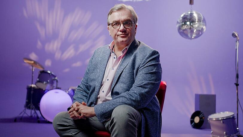 Hape Kerkeling erinnert sich in der Doku "70 Jahre ESC - More than Music".