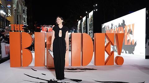 Schauspielerin Maggie Gyllenhaal bei der Weltpremiere von The Bride im Cineworld Leicester Square. (Archivbild)
