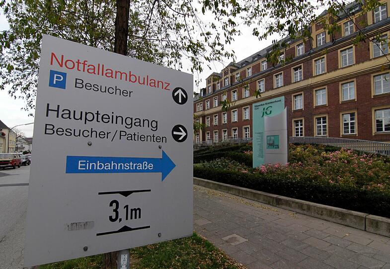 &bdquo;Sein Gesundheitszustand ist stabil&ldquo;, sagte DFB-Sprecher Ralf Köttker am Sonntag auf dapd-Anfrage.
