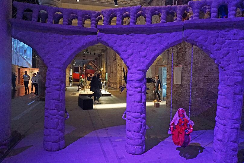 Die Installation &bdquo;Rock Garden&ldquo; von Nek Chand auf der Architektur-Biennale.
