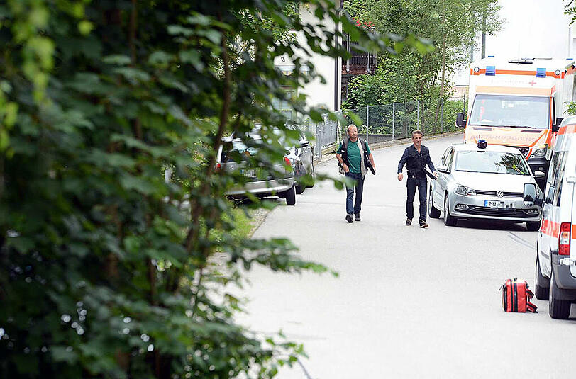 Sehen Sie in unserer Fotostrecke die Bilder vom Polizeieinsatz im Seniorenheim.