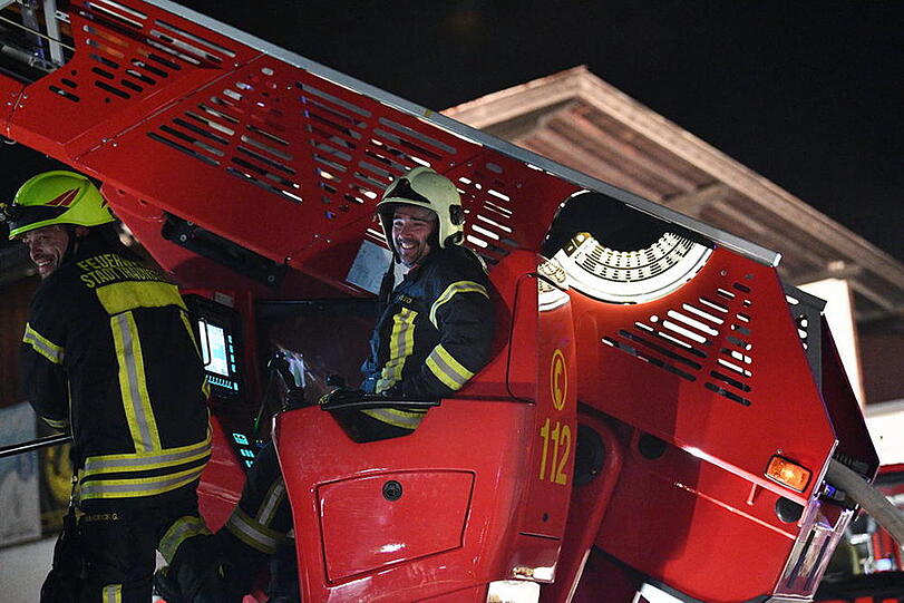 Die Polizei schätzt den entstandenen Sachschaden auf rund 650.000 Euro. Hier die Bilder vom Feuerwehreinsatz in Chieming.