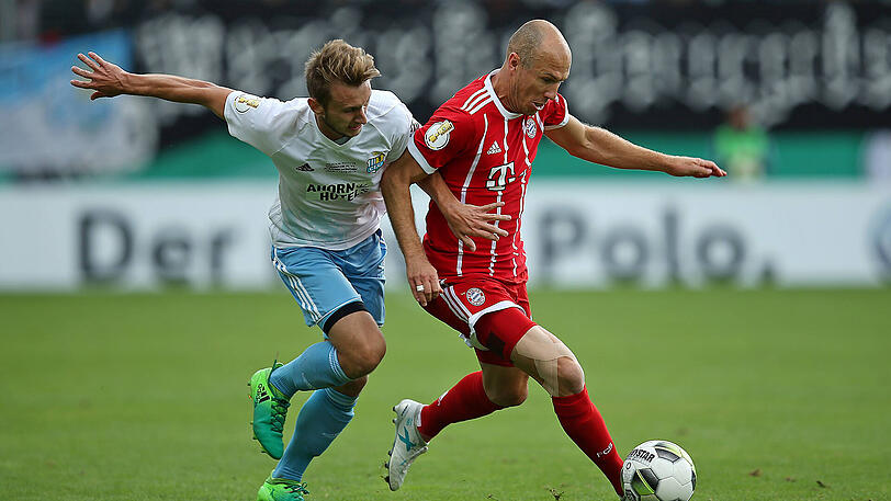 Arjen Robben: Note 3. Erster Einsatz in der Vorbereitung nach seiner Wadenverletzung. Kam für Lewandowski (64.), schoss mit links über das Tor (69.). Verpasste knapp das 5:0 (88.).