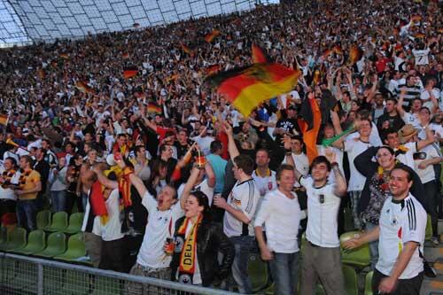 Party ohne Ende: Publc Viewing im Oly
