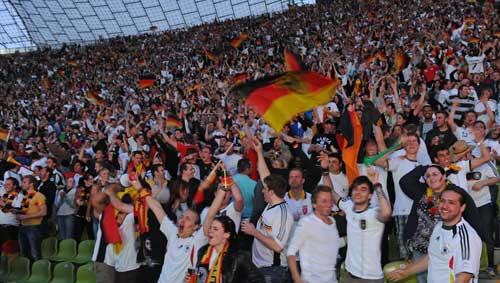 Party ohne Ende: Publc Viewing im Oly Party ohne Ende: Publc Viewing im Oly