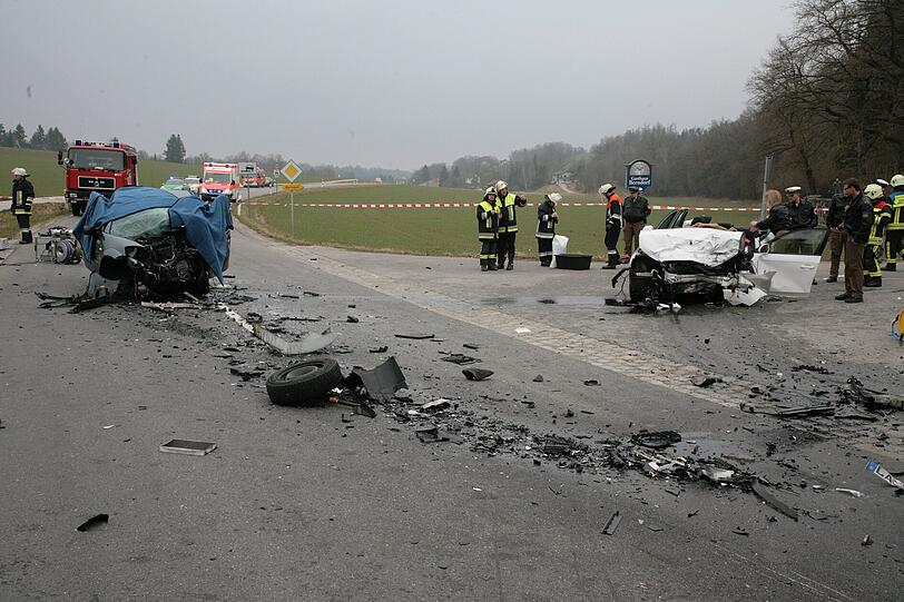 Der Horror-Crash von Berndorf. Die Bilder vom Unfallort.