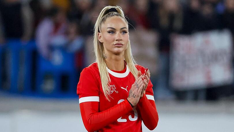 Alisha Lehmann steht in der Heimat ihres Verlobten unter Vertrag.