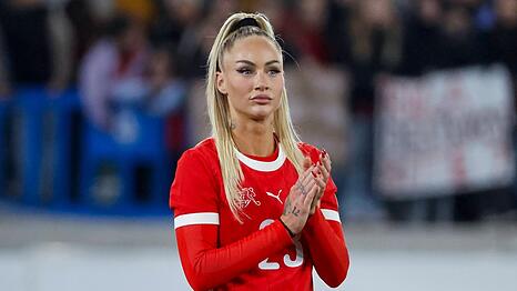 Alisha Lehmann steht in der Heimat ihres Verlobten unter Vertrag.
