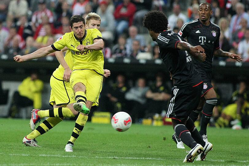 Selbst einen Wechsel zum Liga-Rivalen Bayern München schließt Polens &bdquo;Fußballer des Jahres&ldquo; offenbar nicht aus.