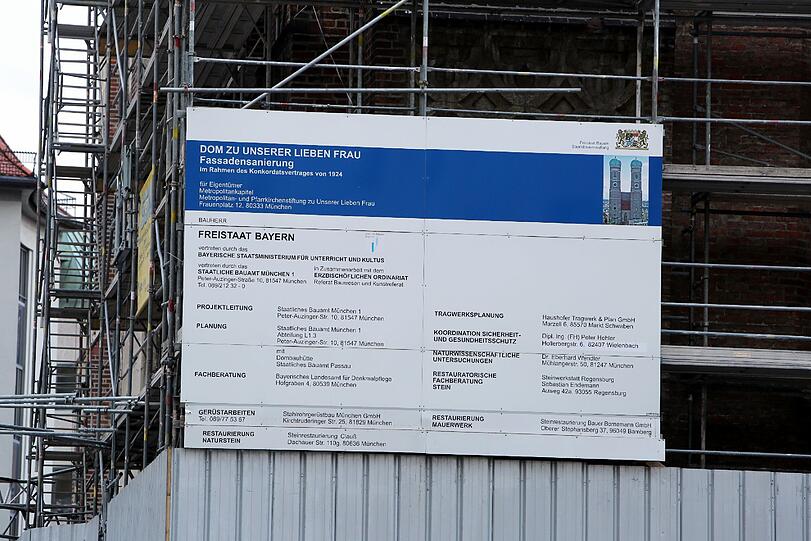 Schon seit 2008 werden die Türme des Frauendoms restauriert. 500.000 Euro kostet die Maßnahme pro Jahr.