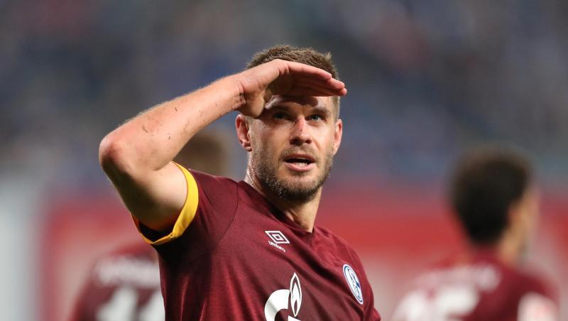Stürmer Simon Terodde war einmal mehr der Schalker Matchwinner.