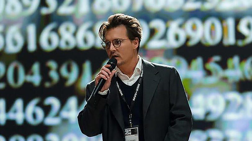 "Transcendence": Als der Wissenschaftler Will (Johnny Depp) sein Gehirn mit einem Computer verschmilzt, wird er zur Gefahr für die gesamte Welt ...