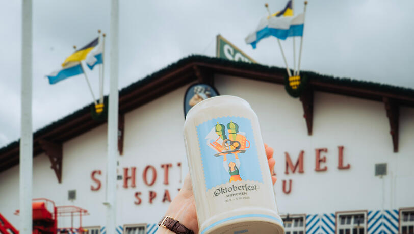 Der offizielle Sammlerkrug für das Oktoberfest 2025 kostet ohne Deckel knapp 35 Euro. Der offizielle Sammlerkrug für das Oktoberfest 2025 kostet ohne Deckel knapp 35 Euro.