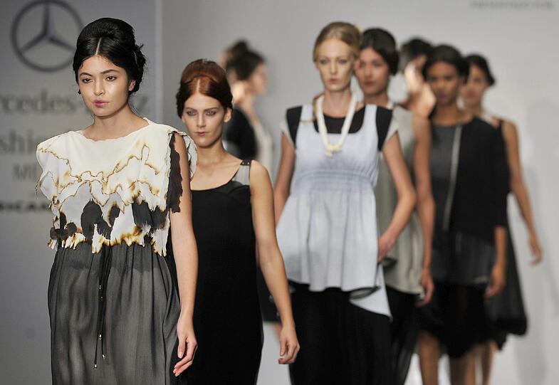 Gaaanz viel nackte Haut präsentieren die Models derzeit bei der Fashion Week in Mexiko-City.