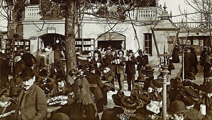 Ein Prosit der Gemütlichkeit, dieses Foto aus dem Kellergarten entstand im Jahr 1903. Ein Prosit der Gemütlichkeit, dieses Foto aus dem Kellergarten entstand im Jahr 1903.