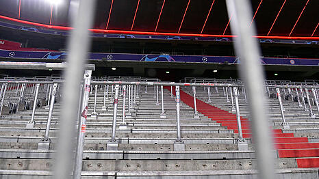 Wie hier w&auml;hrend der Corona-Zeit werden auch am Mittwochabend die Stehpl&auml;tze in der S&uuml;dkurve leer bleiben. Schuld ist diesmal allerdings zum Gl&uuml;ck keine Pandemie, sondern eine Sanktion aufgrund der Pyrotechnik-Vorf&auml;lle in Bayerns Spiel gegen Sporting Lissabon.