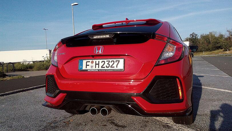 Starker Abgang: Die Heckpartie des Honda Civic signalisiert ohne falsche Scham seine dynamischen Ambitionen.