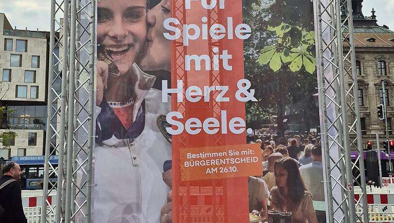 Eigentlich dürfen Plakate nicht höher als 1,80 Meter sein. Daran halten sich die Olympia-Befürworter allerdings nicht.