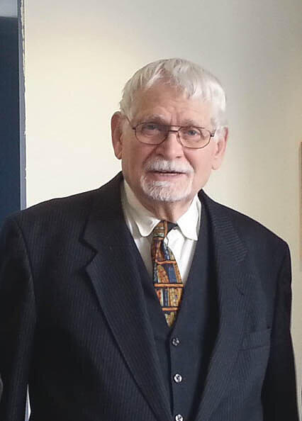 Reinhard Strecker vor Erhalt des Bundesverdienstkreuzes am 24. August 2015.